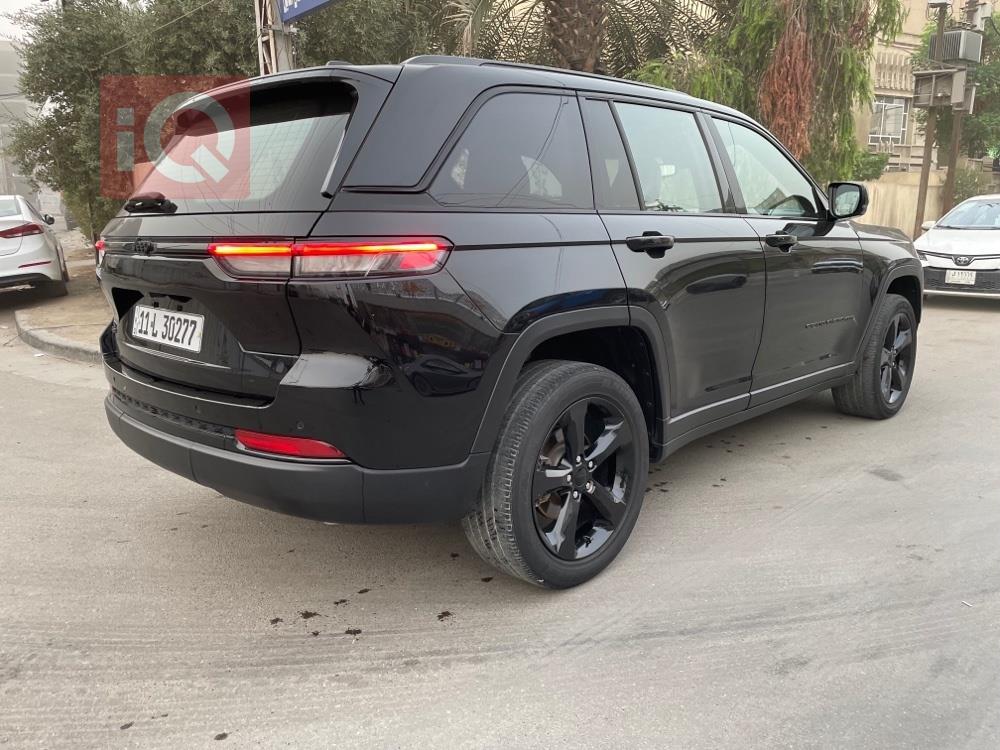 جیپ گراند شیرۆکی